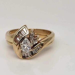 DIAMONDS!!  1/3 Pear Shape Natural Diamond Ring With Accent In 14k Gold!!